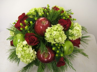 A Williamsburg Christmas from local Myrtle Beach florist, Bright & Beautiful Flowers